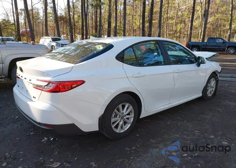 2025 Toyota Camry Le z USA, uszkodzony, nr VIN 4T1DAACK0SU565647